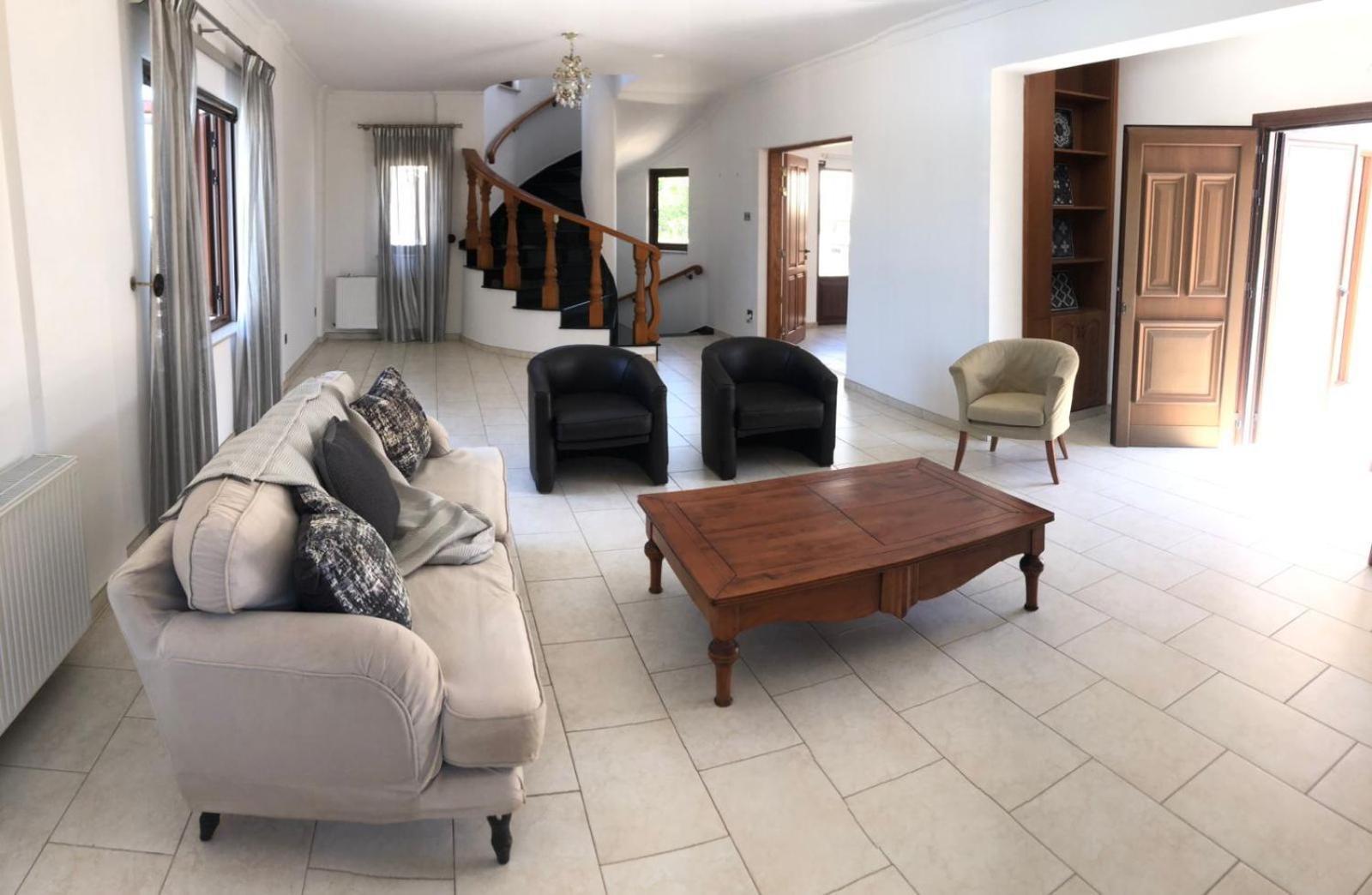 Villa On Hill With Swimming Pool,